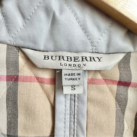 Burberry Quilted Zipped Barn Jacket - Picture 4 of 7